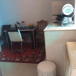 Гостевой дом Batumi Guesthouse 28a Батуми Трехместный номер-11