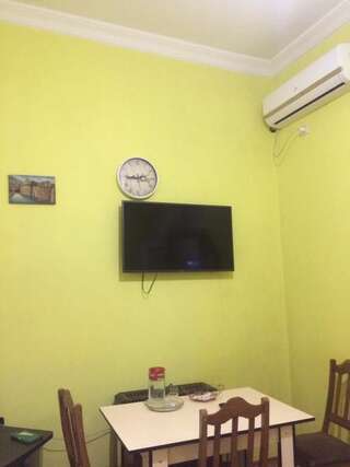 Гостевой дом Batumi Guesthouse 28a Батуми Стандартный семейный номер-20