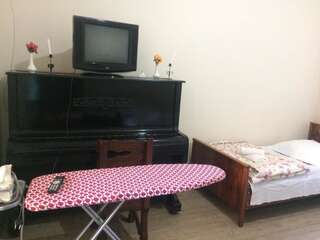 Гостевой дом Batumi Guesthouse 28a Батуми Трехместный номер-5