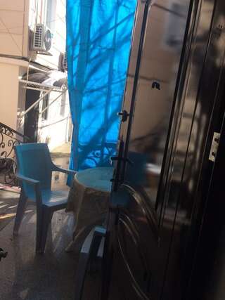 Гостевой дом Batumi Guesthouse 28a Батуми Трехместный номер-7